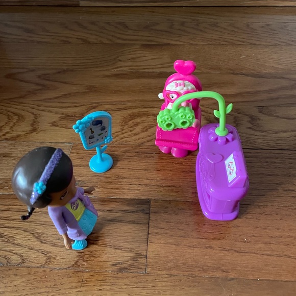 DISNEY Doc McStuffins Bright Eyes Eye Doctor Play
Set - Picture 1 of 6